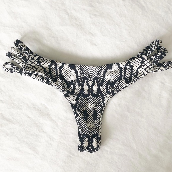 Midori Bikinis knox “Tavarua” bottom - Picture 1 of 2